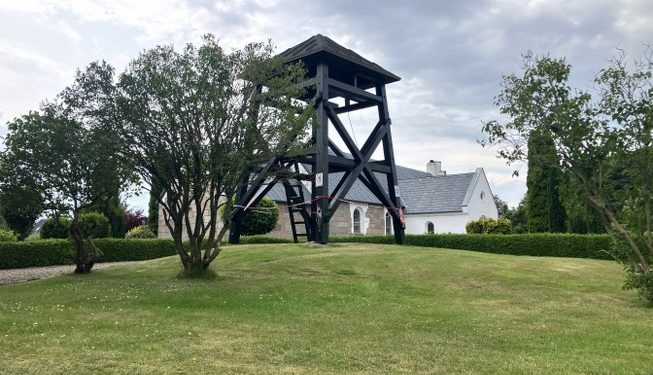 Jorden ligger i forbindelse med Tversted Kirke. Foto: Palle W. Nielsen