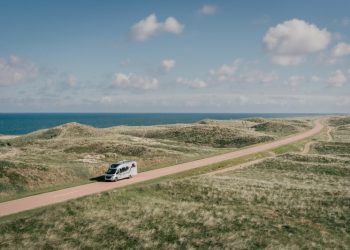 En helt ny autocamperguide langs Vestkysten sætter ny standard for, hvordan dansk turisme kan imødekomme den stigende autocamperturisme og få de rullende turister til at føle sig mere velkommen. Foto: VisitNordvestkysten.