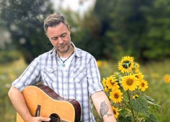 Christoffer Kejser Larsen glæder sig til at præsentere sit første soloalbum. Privatfoto.