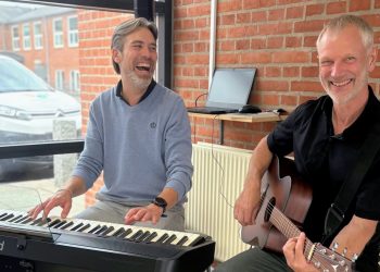 Jacob og Ole er begejstret for den flotte donation, der har muliggjort nye instrumenter. Privatfoto.