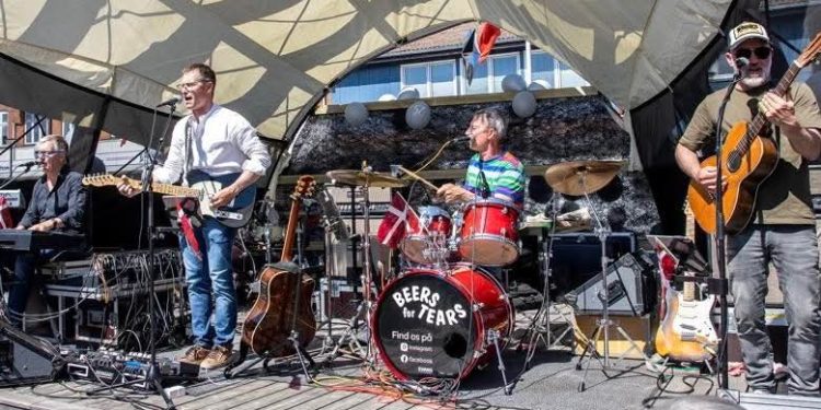 Beers for Tears er en kvartet, der har spillet sammen siden 1999, og de spiller næsten alt. PR-foto.