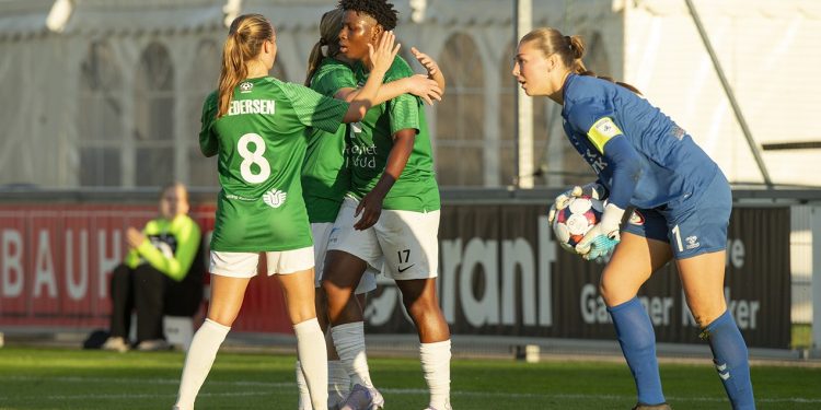 Det vakte jubel da Joy Omewa scorede Fortunas mål. Foto: Jess M. Madsen.