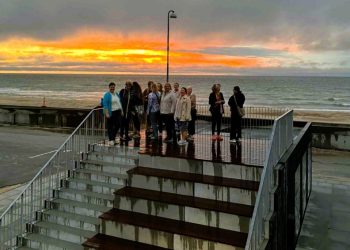 Gæsterne på besøg ved Det Sorte Tårn.