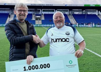 - Du er et stort menneske, fordi du er stor i hjertet, stor i tanke, og stor i handling, sagde HI’s formand, Bo Jeppesen, blandt andet i sin takketale til Per Skovbo. Foto: Arkiv.