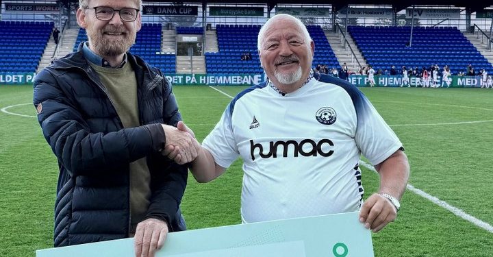 - Du er et stort menneske, fordi du er stor i hjertet, stor i tanke, og stor i handling, sagde HI’s formand, Bo Jeppesen, blandt andet i sin takketale til Per Skovbo. Foto: Arkiv.