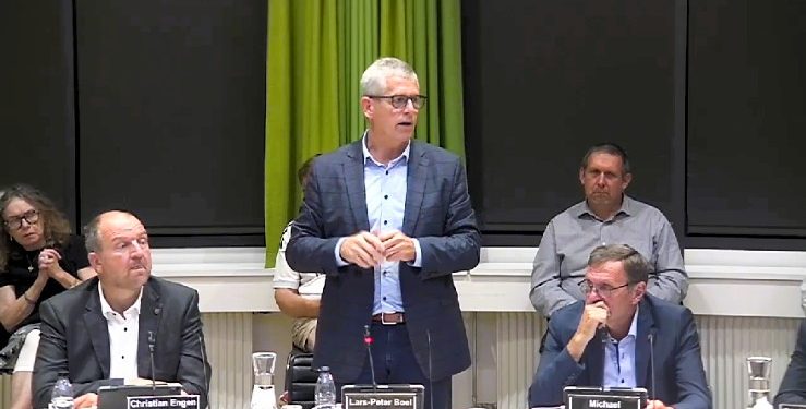 Lars Peter-Boel i byrådssalen onsdag den 17. september 2025. Foto: Screendump.