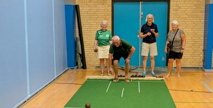 Deltagerne i 60+ kan vælge mellem flere forskellige sportsgrene, som blandt andet omfatter bowls.