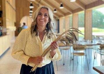 Rikke Ejsenhardt byder velkommen til masser af spændende aktiviteter, god mad, kurser og meget mere i Kornets Hus. Privatfoto