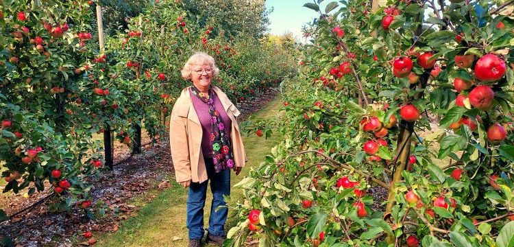 Ingrid fortalte om Lykkesholm Æbler. Foto: Birthe Nesgaard Johansen.