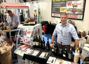 Købmand Rene Ejstrup Larsen fra Spar Hirtshals og Slagter Winther lover masser af lækre smagsprøver på Hjørring Messen. Arkivfoto: Palle W. Nielsen