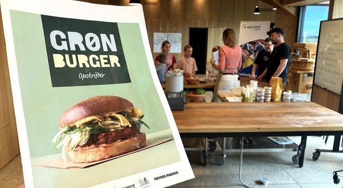 Den Grønne Madskole giver eleverne mulighed for at lære om råvarer, køkkenhåndværk og bæredygtighed – og ikke mindst lave for eksempel deres egen grønne burger. Foto: Palle W. Nielsen
