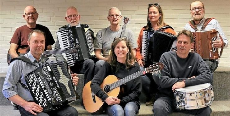 Kielgasterne har gennem 35 år spillet op til dans med livsglædens musik. Privatfoto.