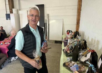 Gavebordet var kæmpestort ved Kaj Jensens 40 års jubilæum med ABC Radiotelefon ApS. Foto: Niels Skipper.