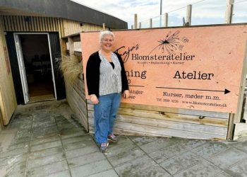 Tanja Nielsen foran det nye lokale, hvor der tidligere har været Strandkiosk. Foto: Niels Skipper.