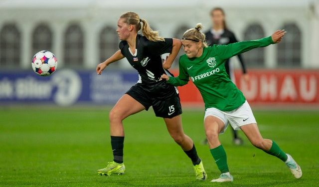 Rie i duel i den første kamp mod FC Vorskla. Foto: Jess Madsen.