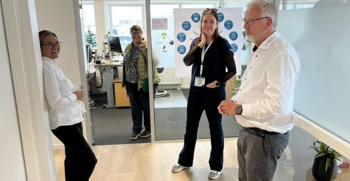 Linn Indrestrand, Ditte Gerstrøm Sørensen og Peter Ydesen var tre af de ansatte, der tog imod ved Åbent Havnekontor. Foto: Niels Chr. Jakobsen.