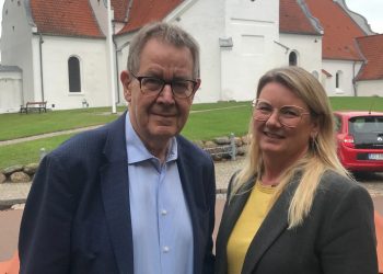 Tidligere statsminister Poul Nyrup Rasmussen ses her sammen med sin socialdemokratiske partifælle og borgmesterkandidat Mai-Britt Beith. Foto: Privat.