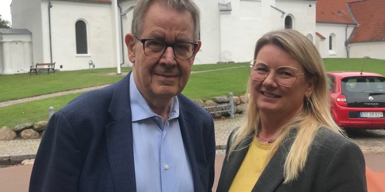 Tidligere statsminister Poul Nyrup Rasmussen ses her sammen med sin socialdemokratiske partifælle og borgmesterkandidat Mai-Britt Beith. Foto: Privat.