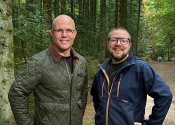 Den konservative 1. viceborgmester Per Møller sammen med partifælle og byrådskandidat Daniel Krag Nielsen. Foto: Privat.