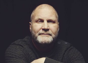 Foto fra forsiden Jørn Jønke Nielsens bog "En nye begyndelse". Jønke er i dag formand i Stabilt Demokrati.