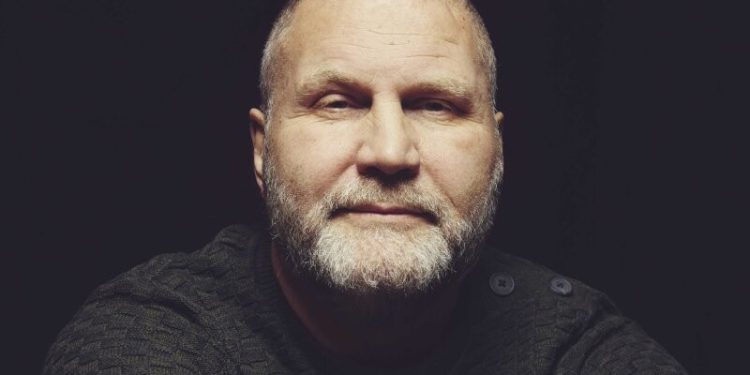 Foto fra forsiden Jørn Jønke Nielsens bog "En nye begyndelse". Jønke er i dag formand i Stabilt Demokrati.