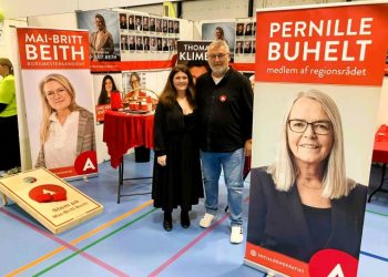 Byrådskandidat Peter Ernst Sundbæk ses her sammen med byrådsmedlem Line Kraghede Jensen i Socialdemokratiets stand på Hjørring Messen 2025. Foto (arkiv): Palle W. Nielsen.