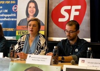 Ellen Raunsmed (SF) ses her til venstre for Mathias Holger Nielsen (C). Foto: Privat.