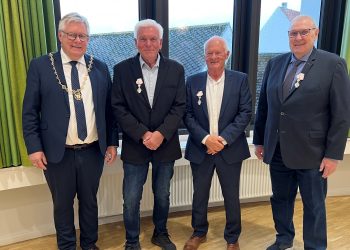Borgmester Søren Smalbro (V), Sven Bertelsen (S), Kim Bach (C) og Jørgen Christensen (V). Foto: Hjørring Kommune.