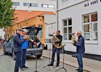 Vendsyssel Brass fyldte gaden med musik.