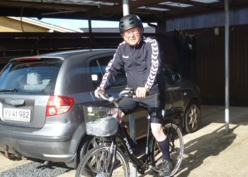 Svend Høholt har ikke bare sat sig på cyjlen, men stiller også kandidaterne et klart spørgsmål frem mod KV25 i Hjørring Kommune. Foto: Privat.