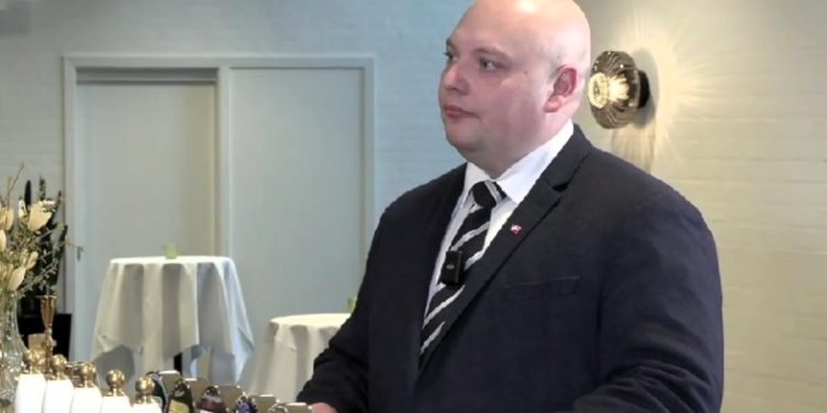 Andreas Huus Andersen er spidskandidat for Danmarksdemokraterne ved KV25 i Hjørring Kommune. Foto: Screenshot.