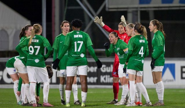 Der var store frustrationer i Fortuna-lejren som anden halvleg skred frem. Foto: Jess Madsen.