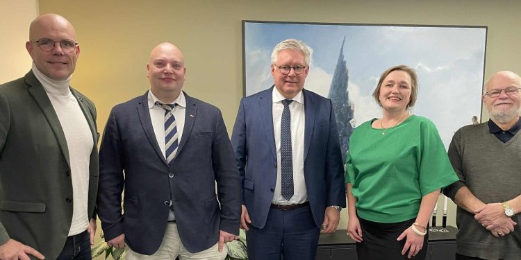 Per Møller (C), Andreas Huus Andersen (DD), Søren Smalbro (V) Ellen Raunsmed (SF) og Frode Larsen (DF).