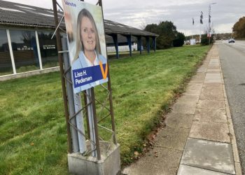 Langs Ringvejen i Hjørring er der flere lavtsiddende valgplakater. Foto: Palle W: Nielsen