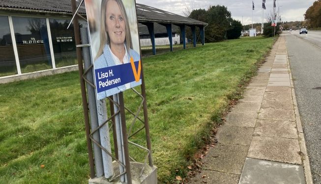 Langs Ringvejen i Hjørring er der flere lavtsiddende valgplakater. Foto: Palle W: Nielsen