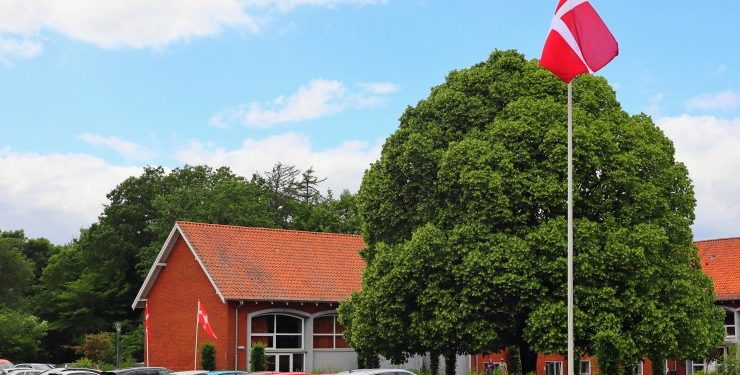 Tolne Efterskole slår dørene op for den traditionelle Kunst- og Hobbymesse.