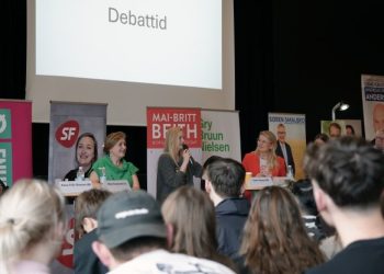 Politikerne præsenterede deres mærkesager og besvarede gymnasieelevernes spørgsmål. Foto: STX.