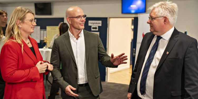 Borgmesterkandidaterne Mai-Britt Beith (S), Per Møller (C) og Søren Smalbro (V). Foto: Hans Ravn.