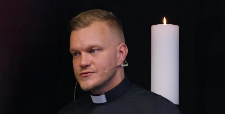 I dag har Martin vendt livet rundt og arbejder som præst tilknyttet Herning Oasekirke. Pressefoto