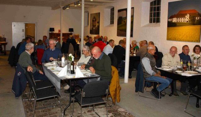 Medlemmer af Odd Fellow Logen i Hjørring under et besøg på Børglum Kloster. Foto: Privat.