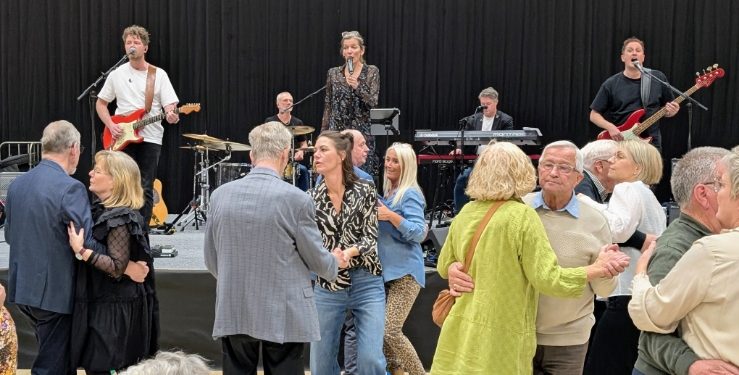 Årets Efterårsfest for kommunens Aktivitetscentre var en kæmpe succes.