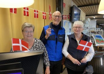 De frivillige i Blå Kors Genbrug i Bindslev glæder sig til at fejre jubilæet sammen med kunderne. Foto: Blå Kors.