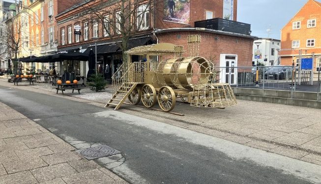 Juletoget Krumme Ekspressen blev en realitet i 2023, da Salling Fondene på initiativ af A-Z i Hjørring – en del af Bilkakæden – kom med en kvart million kroner til det daværende Hjørring Handels fine projekt. Foto: Palle W. Nielsen