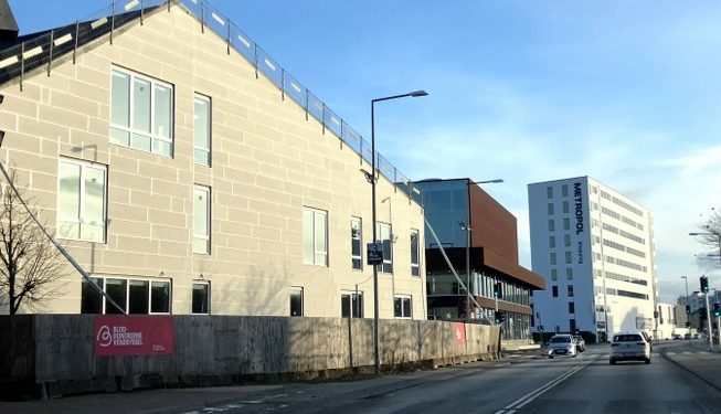 Forrest kulturskolen, derefter teatret og bagest Metropol. Foto: Palle W. Nielsen