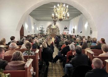 Juleaftens-gudstjeneste i Tversted Kirke. Privat arkivfoto