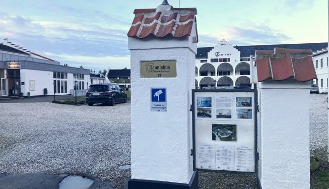 Klerly og Åge Vinther opfordrer alle til at sende et eller flere forslag til forsidebilledet på næste års Pixibog fra Restaurant Tannishus i Tversted. Arkivfoto: Palle W. Nielsen