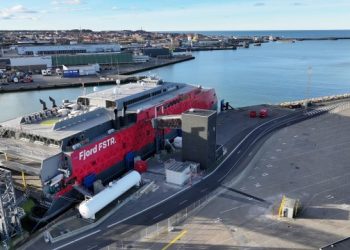Fjord Lines hurtigfærge Fjord FSTR ved Trailerkajen. Foto: Hirtshals Havn.