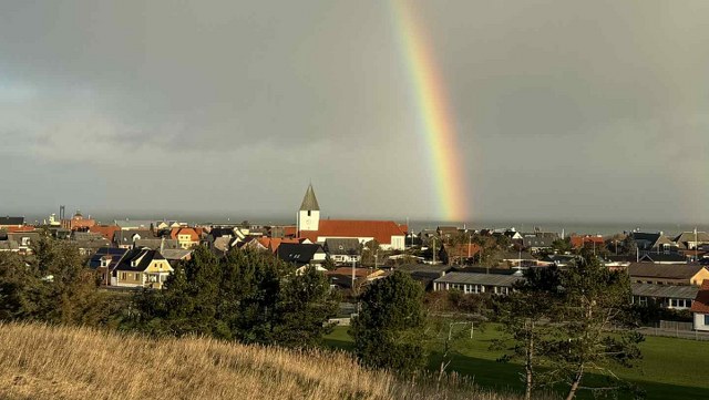 Regnbue over Hirtshals den 1. december 2025. Foto: Niels Skipper.