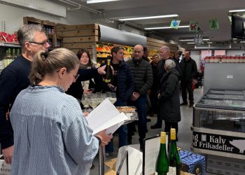Billetsalget boomer i Brugsen. Foto: Privat.