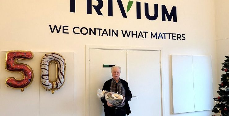 Elektriker Leo Andreasen hyldes for 50-års jubilæum. Privatfoto